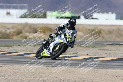 media/Oct-05-2025-CVMA (Sun) [[beeef4f201]]/Race 5-Amateur Supersport Open (Holeshot)/